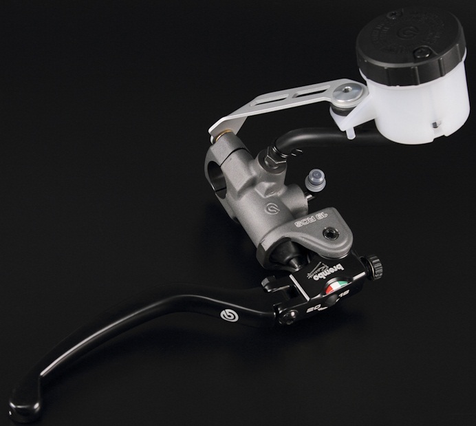 Brembo_19_RCS_bad_installation.jpg