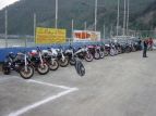 42 Buell! Per parcheggiare ci hanno dato un campo da calcio..