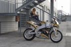 La gold Buell di Miss e Diego.