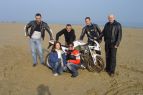 Novembre? Ma no, tutti in spiaggia!