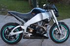 Filtro K&n, nastri colorati sui cerchi e specchietti