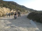 Ritorno dalla spiaggia su strada appena asfaltata