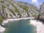 Un fiume scavato nelle rocce calcaree