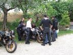 Avete visto? E' una moto....sara' un Monster? Boh..