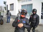 Superpicchio versione maschera pervert! Il Variopinto lo cura alle spalle.