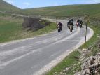 Lo zoccolo duro in discesa verso Castelluccio.