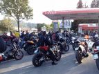 Le Buell invece hanno brindato dai benzinai francesi, che fila!