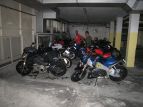 Le moto rintanate nel box con Rauli e Robydj