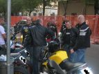 Toh, un gruppo di buellisti che parla di Buell