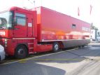 Il motodrhome delle pilote ufficiali Ducati, azz!